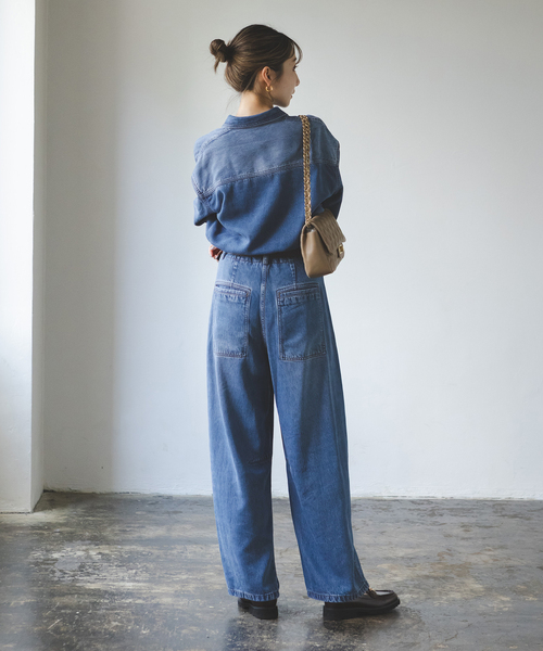 NOBLE　スージングデニムフォルムタックパンツ Noble（ノーブル）の「スージングデニムフォルムタックパンツ