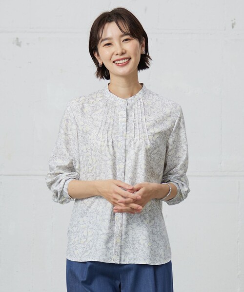 J.PRESS(ジェイプレス)の「【洗える】ポリエチレンスパンブロードフラワープリント ブラウス(シャツ/ブラウス・レディース・ホワイト系5/ベージュ系5・T15/T13)」の1枚目の写真