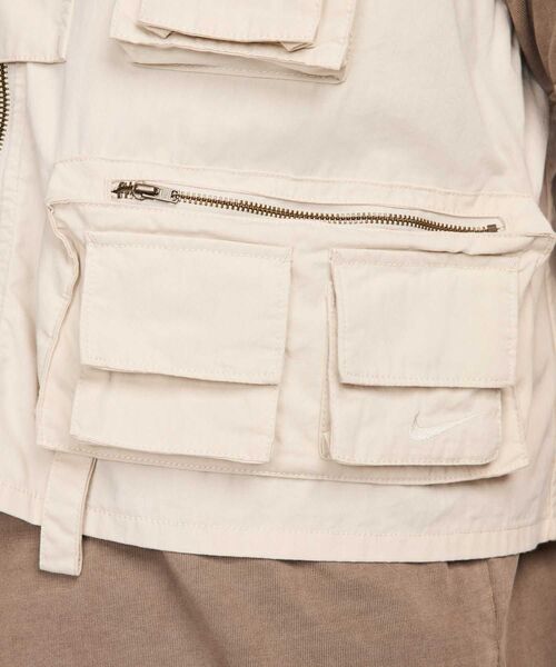 NIKE（ナイキ）の「ナイキ ライフ メンズ ユーティリティ ベスト / Nike Life Men's Utility Vest  FN3215-104 Light Orewood Brown（ベスト・メンズ・ブラウン系その他・S/M/L/2XL/XL）」の7枚目の写真