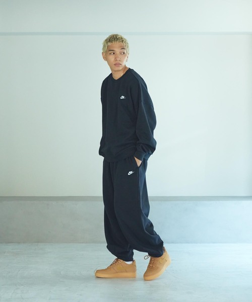 NIKE（ナイキ）の「《セットアップ対応商品》ナイキ クラブ フリース メンズ オーバーサイズド フレンチテリー クルー / Nike Club Fleece Men's Oversized French Terry Crew HJ1820-010 Black（スウェット・メンズ・ブラック・M/2XL/S/XL/L）」の8枚目の写真