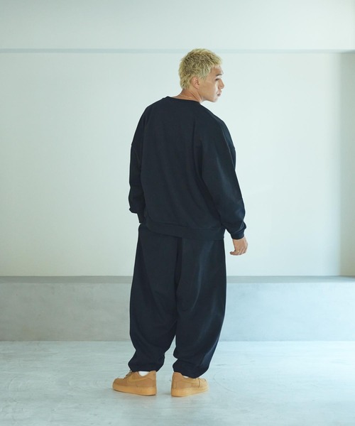 NIKE（ナイキ）の「《セットアップ対応商品》ナイキ クラブ フリース メンズ オーバーサイズド フレンチテリー クルー / Nike Club Fleece Men's Oversized French Terry Crew HJ1820-010 Black（スウェット・メンズ・ブラック・M/2XL/S/XL/L）」の9枚目の写真