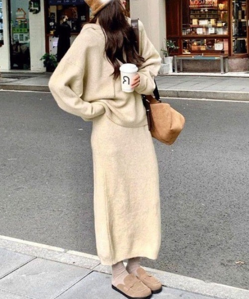 gossip!ロサンゼルス(ゴシップロサンゼルス)の「トップス×スカートニットセットアップ(セットアップ・レディース・ブラウン/グレー/ブラック/オフホワイト/ライトイエロー・FREE)」の2枚目の写真