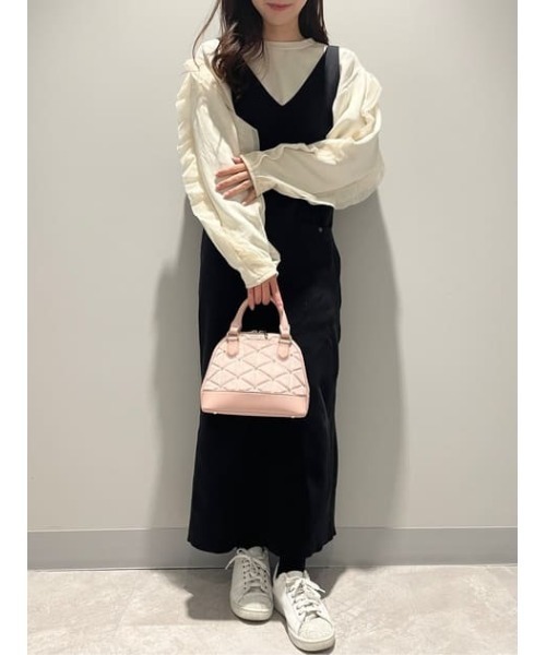 SAMANTHAVEGA（サマンサベガ）の「ベロアキルティングスタッズハンドバッグ（小）（ハンドバッグ・レディース・ベージュ/ピンク/ライトブルー・FREE）」の5枚目の写真