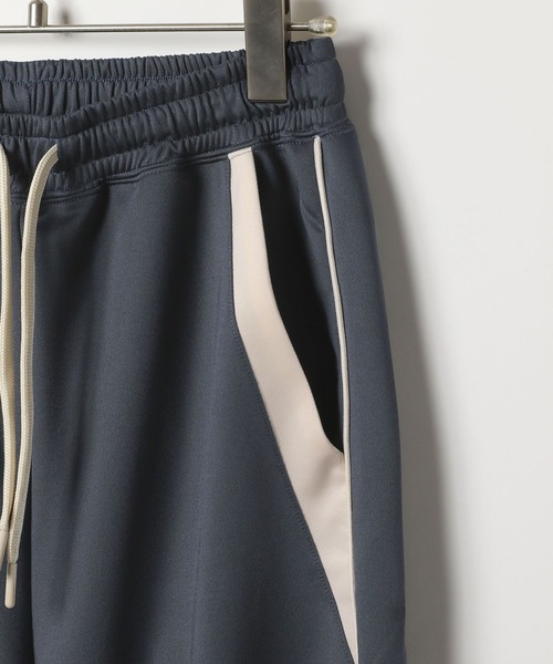 GLOBAL WORK（グローバルワーク）の「トラックジャージパンツ/AND YUA ANY/284510（ジャージ・キッズ・ブラック/ネイビー・SMALL/MEDIUM/LARGE）」の19枚目の写真