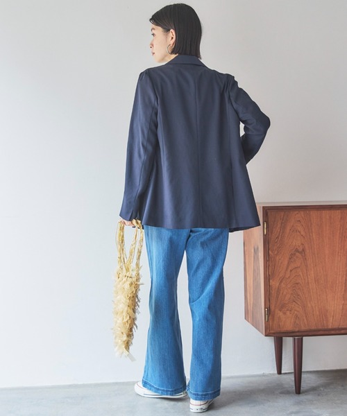 Doux archives(ドゥアルシーヴ)の「ワイドベイカーデニムパンツ(デニムパンツ・レディース・ブルー/サックスブルー・36/38)」の6枚目の写真