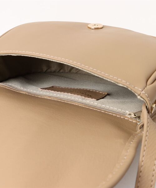 MARCO BIANCHINI（マルコビアンチーニ）の「25SS新作【MARCO BIANCHINI】イタリアンレザー ベルトショルダーバッグ 24054（ショルダーバッグ・レディース・ブラック/グレイッシュベージュ/キャメル・FREE）」の9枚目の写真