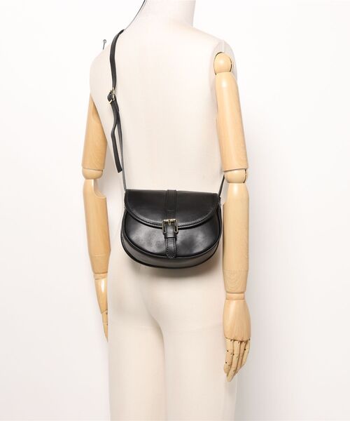 MARCO BIANCHINI（マルコビアンチーニ）の「25SS新作【MARCO BIANCHINI】イタリアンレザー ベルトショルダーバッグ 24054（ショルダーバッグ・レディース・ブラック/グレイッシュベージュ/キャメル・FREE）」の7枚目の写真