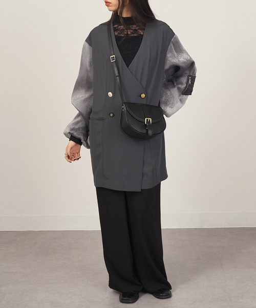 MARCO BIANCHINI（マルコビアンチーニ）の「25SS新作【MARCO BIANCHINI】イタリアンレザー ベルトショルダーバッグ 24054（ショルダーバッグ・レディース・ブラック/グレイッシュベージュ/キャメル・FREE）」の4枚目の写真