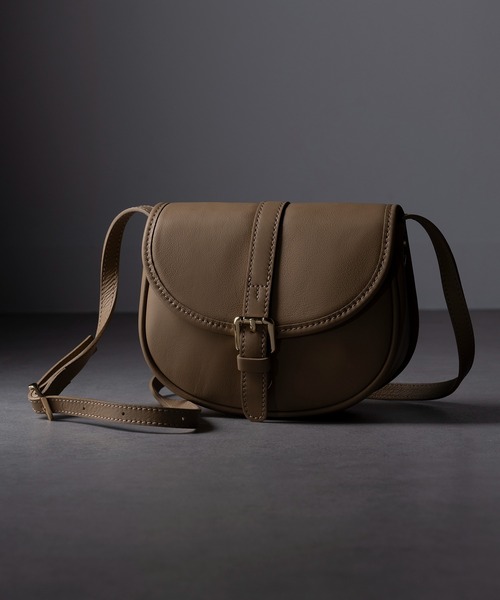 MARCO BIANCHINI（マルコビアンチーニ）の「25SS新作【MARCO BIANCHINI】イタリアンレザー ベルトショルダーバッグ 24054（ショルダーバッグ・レディース・ブラック/グレイッシュベージュ/キャメル・FREE）」の21枚目の写真