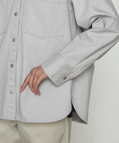 COMME CA（コムサ）の「カラーデニム オーバーシャツ（シャツ/ブラウス・レディース・カーキ/ライトグレー・FREE）」の19枚目の写真