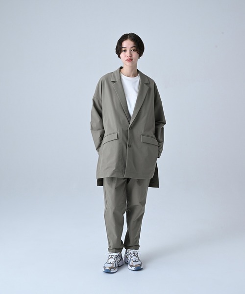 NEW BALANCE(ニューバランス)の「MET24 Tuck Slim Tapered Pants(スラックス・レディース・カーキブラウン/ブラック・LARGE/MEDIUM/SMALL)」の5枚目の写真