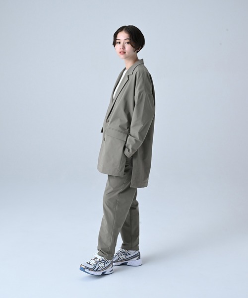 NEW BALANCE(ニューバランス)の「MET24 Tuck Slim Tapered Pants(スラックス・レディース・カーキブラウン/ブラック・LARGE/MEDIUM/SMALL)」の6枚目の写真