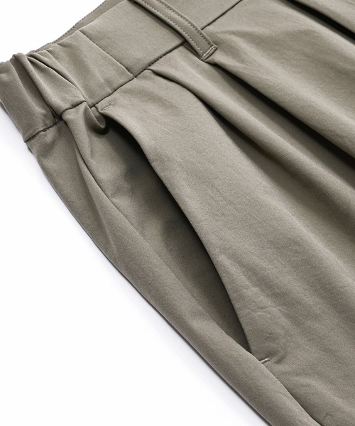 NEW BALANCE(ニューバランス)の「MET24 Tuck Slim Tapered Pants(スラックス・レディース・カーキブラウン/ブラック・LARGE/MEDIUM/SMALL)」の10枚目の写真