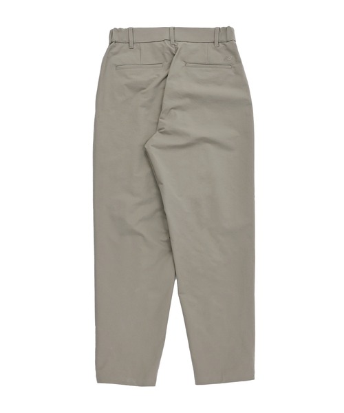 NEW BALANCE(ニューバランス)の「MET24 Tuck Slim Tapered Pants(スラックス・レディース・カーキブラウン/ブラック・LARGE/MEDIUM/SMALL)」の16枚目の写真