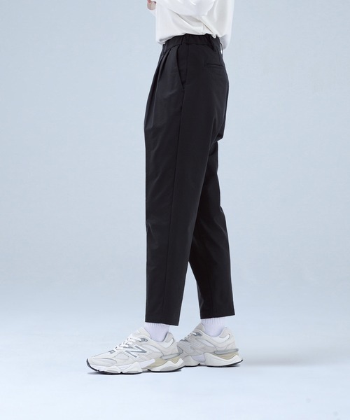 NEW BALANCE(ニューバランス)の「MET24 Tuck Slim Tapered Pants(スラックス・レディース・カーキブラウン/ブラック・LARGE/MEDIUM/SMALL)」の17枚目の写真