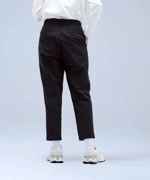 NEW BALANCE(ニューバランス)の「MET24 Tuck Slim Tapered Pants(スラックス・レディース・カーキブラウン/ブラック・LARGE/MEDIUM/SMALL)」の18枚目の写真