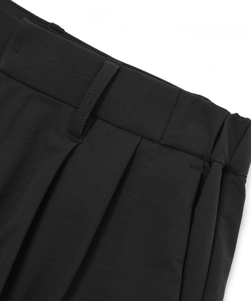 NEW BALANCE(ニューバランス)の「MET24 Tuck Slim Tapered Pants(スラックス・レディース・カーキブラウン/ブラック・LARGE/MEDIUM/SMALL)」の20枚目の写真