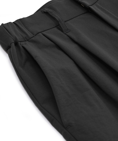 NEW BALANCE(ニューバランス)の「MET24 Tuck Slim Tapered Pants(スラックス・レディース・カーキブラウン/ブラック・LARGE/MEDIUM/SMALL)」の22枚目の写真