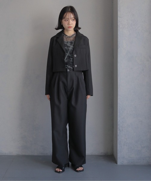 cheriella(シェリエラ)の「【cheriella】ショート丈ジャケット+テーラードパンツ セットアップ SHORT JACKET + TAILORED PANTS SETUP(セットアップ・レディース・ブラック/ベージュ/オフホワイト・M)」の11枚目の写真