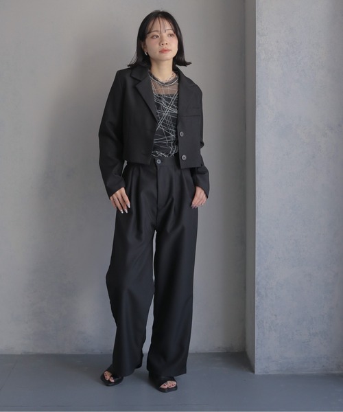 cheriella(シェリエラ)の「【cheriella】ショート丈ジャケット+テーラードパンツ セットアップ SHORT JACKET + TAILORED PANTS SETUP(セットアップ・レディース・ブラック/ベージュ/オフホワイト・M)」の12枚目の写真