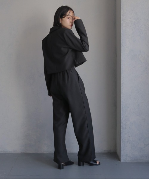 cheriella(シェリエラ)の「【cheriella】ショート丈ジャケット+テーラードパンツ セットアップ SHORT JACKET + TAILORED PANTS SETUP(セットアップ・レディース・ブラック/ベージュ/オフホワイト・M)」の13枚目の写真