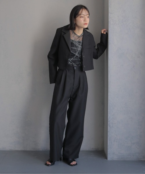 cheriella(シェリエラ)の「【cheriella】ショート丈ジャケット+テーラードパンツ セットアップ SHORT JACKET + TAILORED PANTS SETUP(セットアップ・レディース・ブラック/ベージュ/オフホワイト・M)」の19枚目の写真