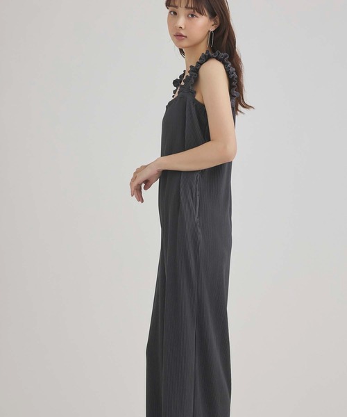 fifth（フィフス）の「サスフリルオールインワン（つなぎ/オールインワン・レディース・ブラック/グレイッシュベージュ/チャコールグレー・M）」の5枚目の写真