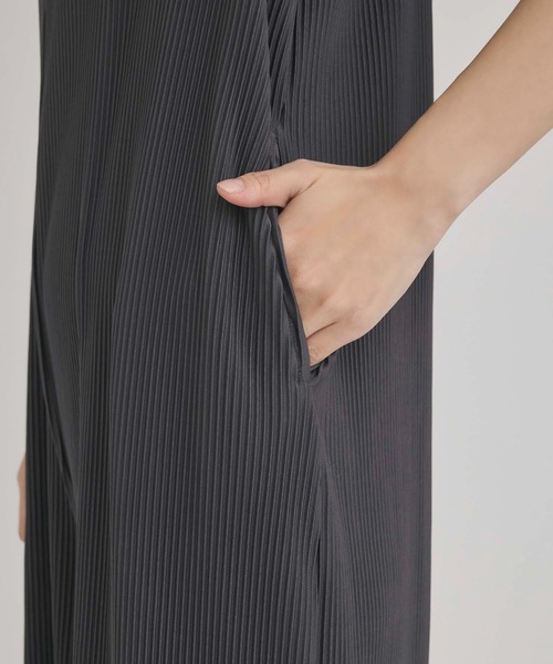 fifth（フィフス）の「サスフリルオールインワン（つなぎ/オールインワン・レディース・ブラック/グレイッシュベージュ/チャコールグレー・M）」の7枚目の写真