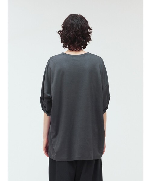mizuiroind(ミズイロインド)の「mizuiro ind ロールアップスリーブワイドT(Tシャツ/カットソー・レディース・チャコールグレー/オフホワイト/ブラック/ライトグレー/ピンク/ベージュ・FREE)」の8枚目の写真