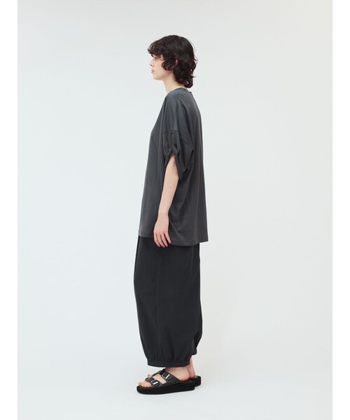 mizuiroind(ミズイロインド)の「mizuiro ind ロールアップスリーブワイドT(Tシャツ/カットソー・レディース・チャコールグレー/オフホワイト/ブラック/ライトグレー/ピンク/ベージュ・FREE)」の11枚目の写真