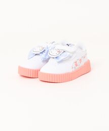 PUMA（プーマ）の「PUMA プーマ CARINA 3.0 HK&FR V INF【HELLO KITTY】ベビーシューズ(キャリーナ3.0ハローキティ&フレンズ) 401421 01 ホワイト/ピンクフルーツ/クールウェザー（スニーカー・キッズ）」