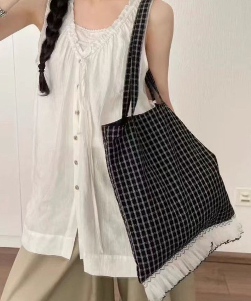 Achic(アシック)の「A4サイズ レース リボン ブラックチェックトートバッグ(トートバッグ・レディース・ブラック・F)」の4枚目の写真
