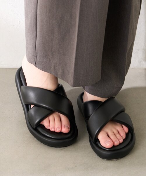 CIAOPANIC TYPY(チャオパニックティピー)の「クロスデザイン厚底サンダル(サンダル・レディース・グレイッシュベージュ/ブラック・37/35/39)」の4枚目の写真