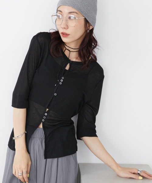 Auntie Rosa Holiday(アンティローザホリデー)の「フロントホールシアーテレコカーディガン(Tシャツ/カットソー・レディース・レッド/ブラック/グレー・FREE)」の4枚目の写真