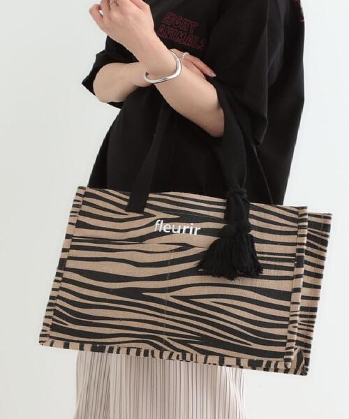 SHOO・LA・RUE（シューラルー）の「夏を彩る スクエアジュートトートバッグ（トートバッグ・レディース・オレンジ/ブルー/イエロー/ブラック系/ブラック系3/ブラック・00）」の3枚目の写真