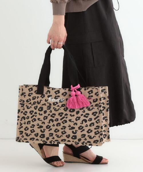 SHOO・LA・RUE（シューラルー）の「夏を彩る スクエアジュートトートバッグ（トートバッグ・レディース・オレンジ/ブルー/イエロー/ブラック系/ブラック系3/ブラック・00）」の4枚目の写真