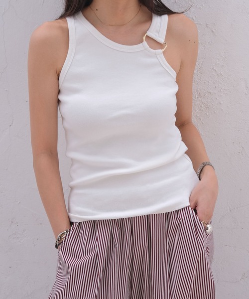 AKTE（アクテ）の「メタルリングタンクトップ（タンクトップ・レディース・ホワイト/ブラック・FREE）」の2枚目の写真