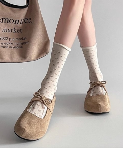 Vipoa（ヴィポア）の「フレンチスクエアスリッパ（スリッポン・レディース・ブルー/レッド/ベージュ/イエロー・SMALL/MEDIUM/LARGE）」の2枚目の写真