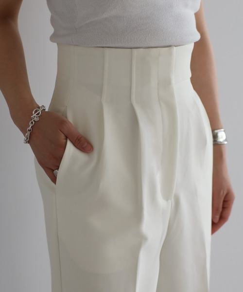 ENC（エンク）の「high waist wrap belt tuck pants / ハイウエストラップベルトタックパンツ（その他パンツ・レディース・ブラック/ライトブルー/アイボリー/カーキブラウン・FREE）」の10枚目の写真