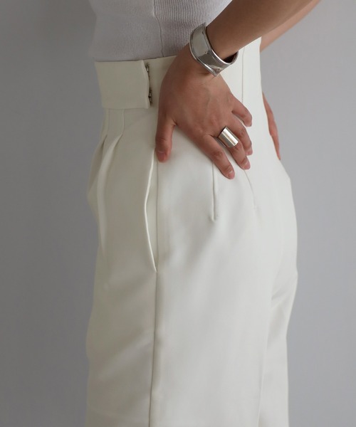 ENC（エンク）の「high waist wrap belt tuck pants / ハイウエストラップベルトタックパンツ（その他パンツ・レディース・ブラック/ライトブルー/アイボリー/カーキブラウン・FREE）」の11枚目の写真