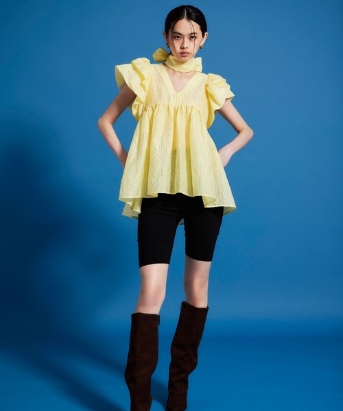ANDRESD(アンドレスド)の「シアージャガードペプラムトップス / sheer jacquard peplum tops(シャツ/ブラウス・レディース・グレー/オフホワイト/ピンク/ブラック/イエロー/ライトブルー・M)」の5枚目の写真