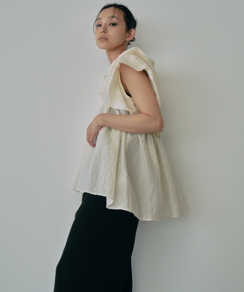 ANDRESD(アンドレスド)の「シアージャガードペプラムトップス / sheer jacquard peplum tops(シャツ/ブラウス・レディース・グレー/オフホワイト/ピンク/ブラック/イエロー/ライトブルー・M)」の18枚目の写真