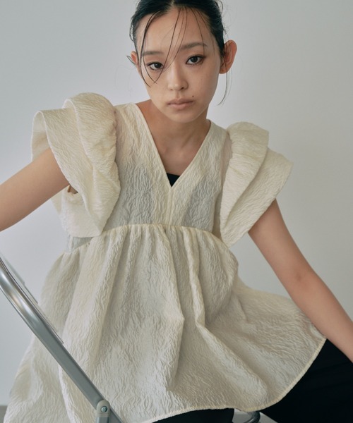 ANDRESD(アンドレスド)の「シアージャガードペプラムトップス / sheer jacquard peplum tops(シャツ/ブラウス・レディース・グレー/オフホワイト/ピンク/ブラック/イエロー/ライトブルー・M)」の21枚目の写真
