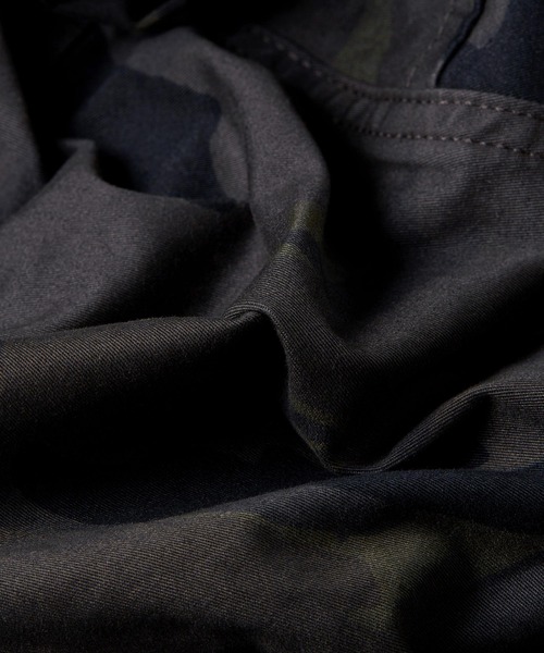 G-STAR(ジースター)の「ROVIC 3D TAPERED PANTS/立体裁断カモ柄テーパードカーゴパンツ(カーゴパンツ・メンズ・ブラック系その他・32/32/31/32/33/32)」の7枚目の写真