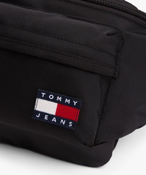 tommy jeans（トミー ジーンズ）の「エッセンシャルデイリーバムバッグ（ショルダーバッグ・メンズ・ネイビー/ブラック・FREE）」の4枚目の写真