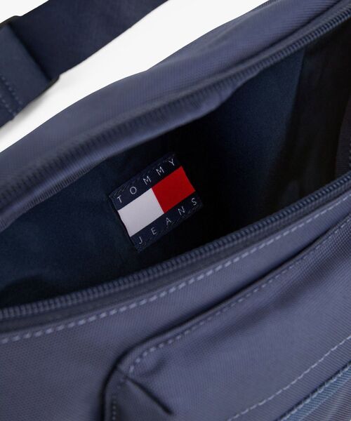 tommy jeans（トミー ジーンズ）の「エッセンシャルデイリーバムバッグ（ショルダーバッグ・メンズ・ネイビー/ブラック・FREE）」の9枚目の写真