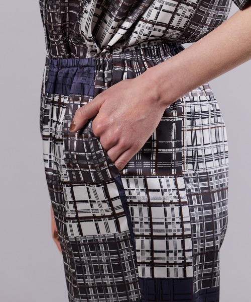 Sov.（ソブ）の「ポリエステルサテン チェックパンツ（その他パンツ・レディース・チェック・38/36）」の9枚目の写真