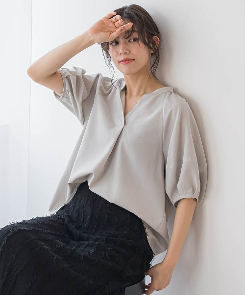 Droite lautreamont（ドロワットロートレアモン）の「タンブラーブッチャーキーネックブラウス≪手洗い可能≫（シャツ/ブラウス・レディース・チャコールグレー/ライトグレー/ブルー・M）」の4枚目の写真