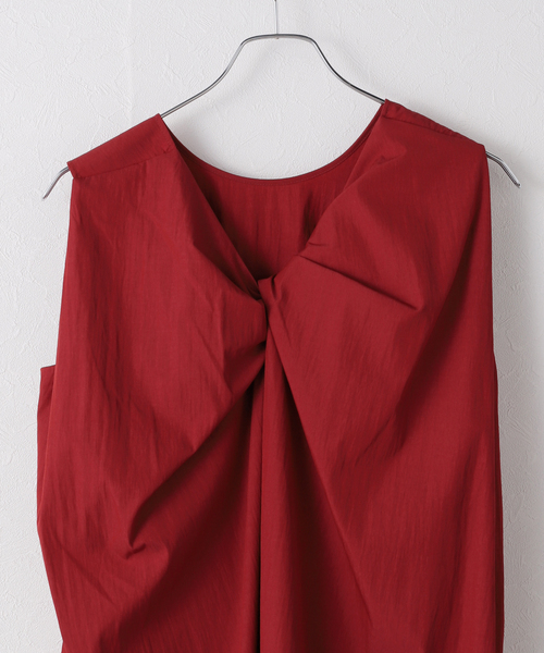 JOURNAL STANDARD（ジャーナルスタンダード）の「バックツイストワンピース（ワンピース・レディース・ベージュ/ブラック/レッド・FREE）」の10枚目の写真