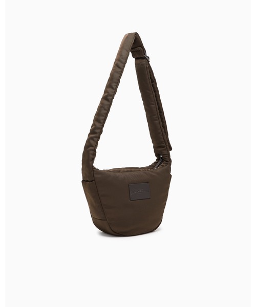 EMPORIO ARMANI（エンポリオアルマーニ）の「【エンポリオ アルマーニ】ショルダーバッグ パデッドナイロン（ショルダーバッグ・メンズ・カーキ・FREE）」の3枚目の写真